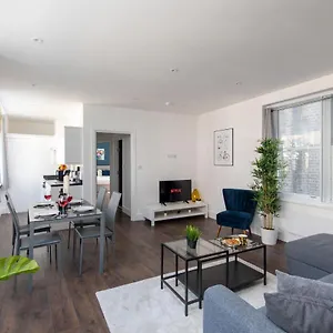 Homely - Liverpool Street Apartment