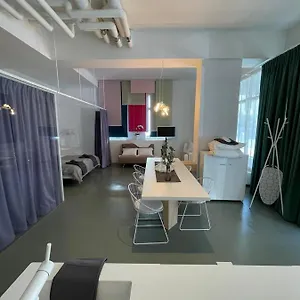 Main Station Design Loft Style Österreich
