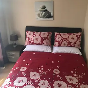 https://charlesmere-gardems.cambridgehotelsuk.com